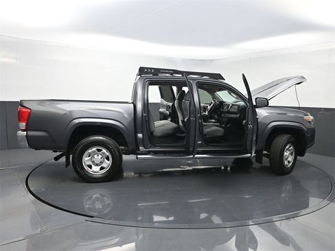 Used 2017 Toyota Tacoma SR5 image 33