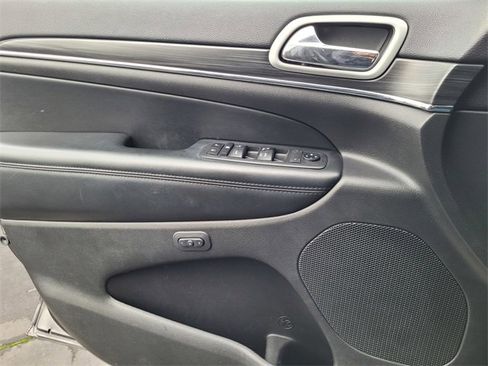 Certified 2019 Jeep Grand Cherokee Limited image 13