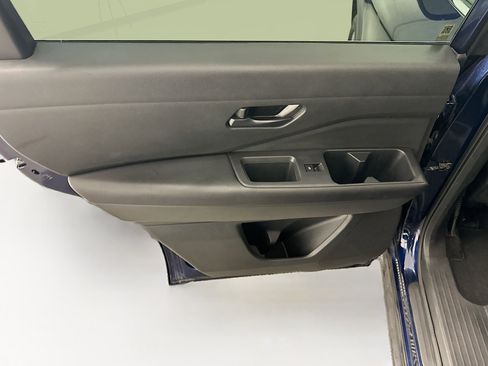 Used 2025 Nissan Pathfinder SV AWD/4WD image 26