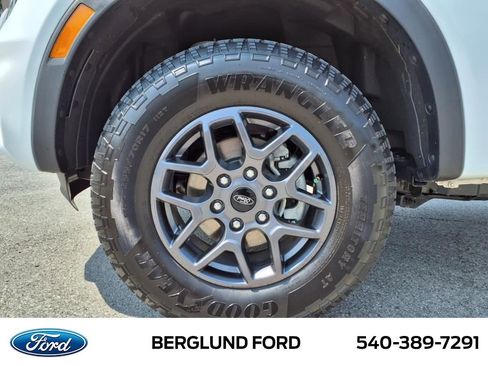 Used 2024 Ford Ranger XL image 11