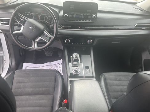 Used 2024 Mitsubishi Outlander SE FWD image 28