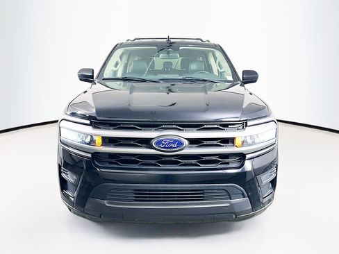 Used 2024 Ford Expedition Max XLT image 2