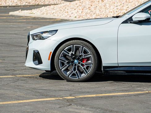 Used 2025 BMW i5 xDrive40 w/ M Sport Package image 8