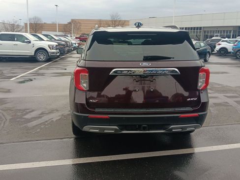 Used 2023 Ford Explorer XLT w/ Equipment Group 202A image 6