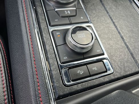 Used 2023 Ford Expedition Limited image 33