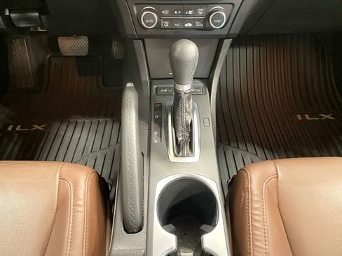 Used 2019 Acura ILX w/ Technology Package image 11