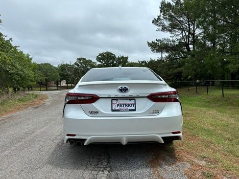Used 2021 Toyota Camry XSE w/ Cold Weather Package FWD image 11