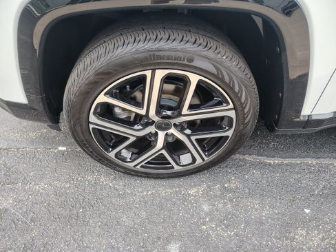Certified 2025 Jeep Compass Limited w/ Elite Group AWD/4WD image 5