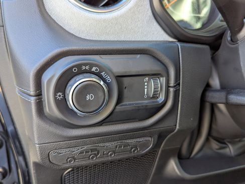 Used 2024 Jeep Wrangler Sahara w/ Safety Group image 16