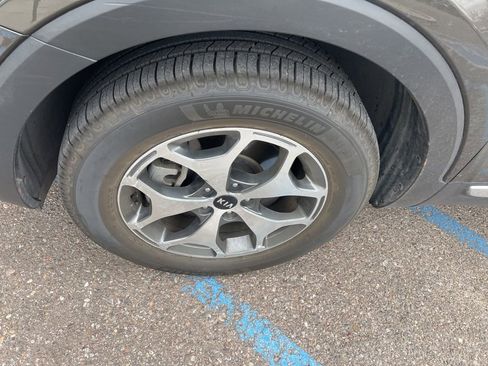 Used 2021 Kia Telluride EX image 35