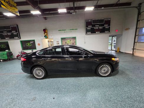 Used 2016 Ford Fusion Titanium AWD/4WD image 5