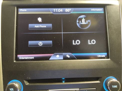 Used 2016 Ford Fusion SE FWD image 25