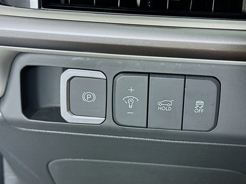 Used 2025 Hyundai Santa Fe SEL FWD image 17