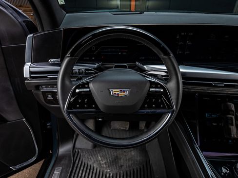 Used 2025 Cadillac Escalade Sport w/ Touring Package AWD/4WD image 17
