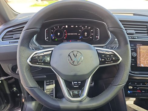 Used 2022 Volkswagen Tiguan SEL R-Line AWD/4WD image 25