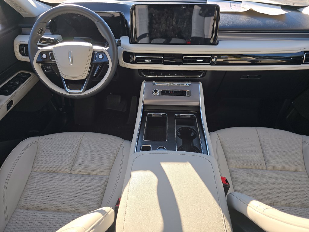Used 2026 Lincoln Aviator AWD image 21