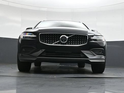 Used 2025 Volvo V60 B5 Cross Country Plus AWD/4WD image 38