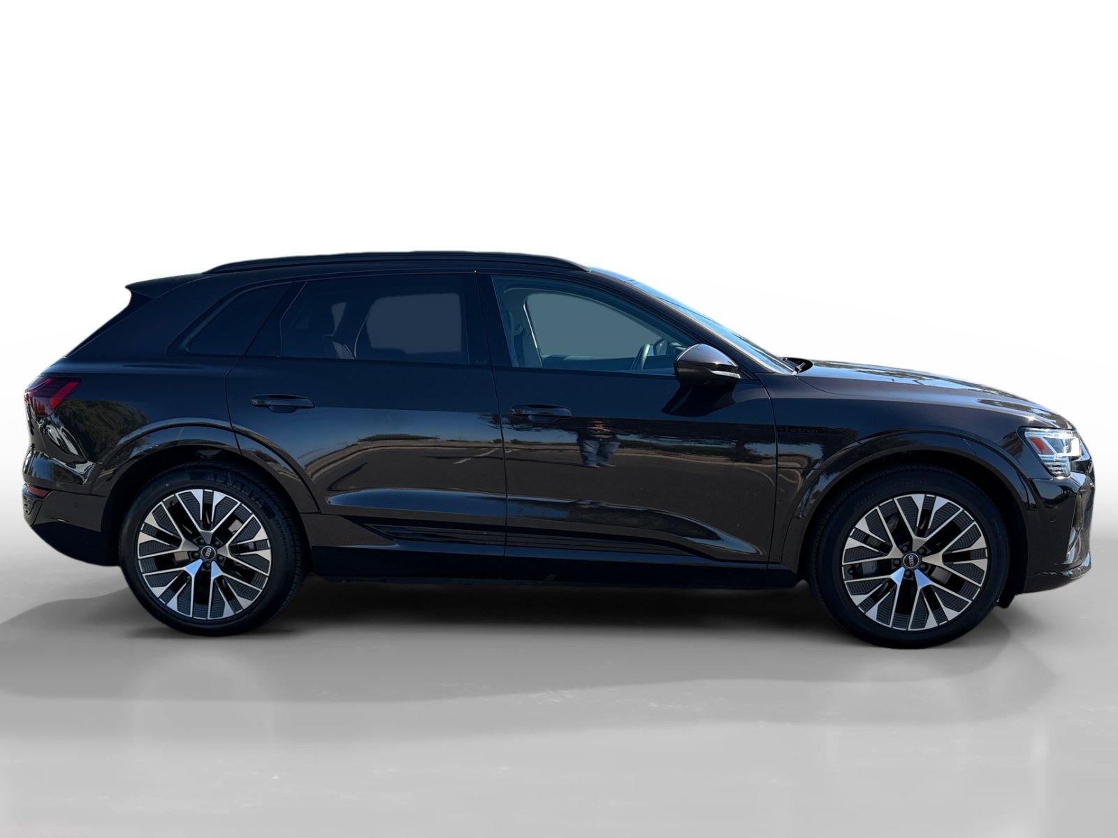 Used 2024 Audi Q8 e-tron Premium Plus AWD/4WD image 6