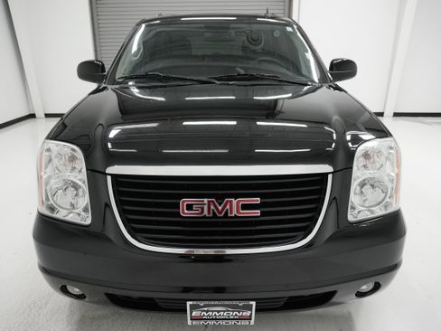 Used 2014 GMC Yukon XL SLT image 2