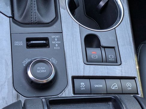 Used 2021 Toyota Highlander Limited image 27