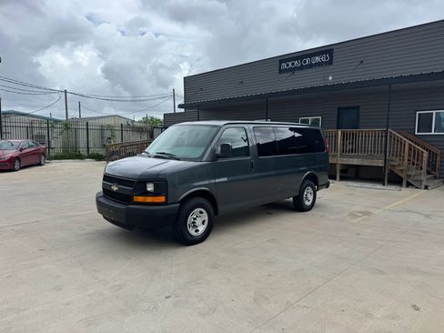 Used 2015 Chevrolet Express 2500 LS image 1