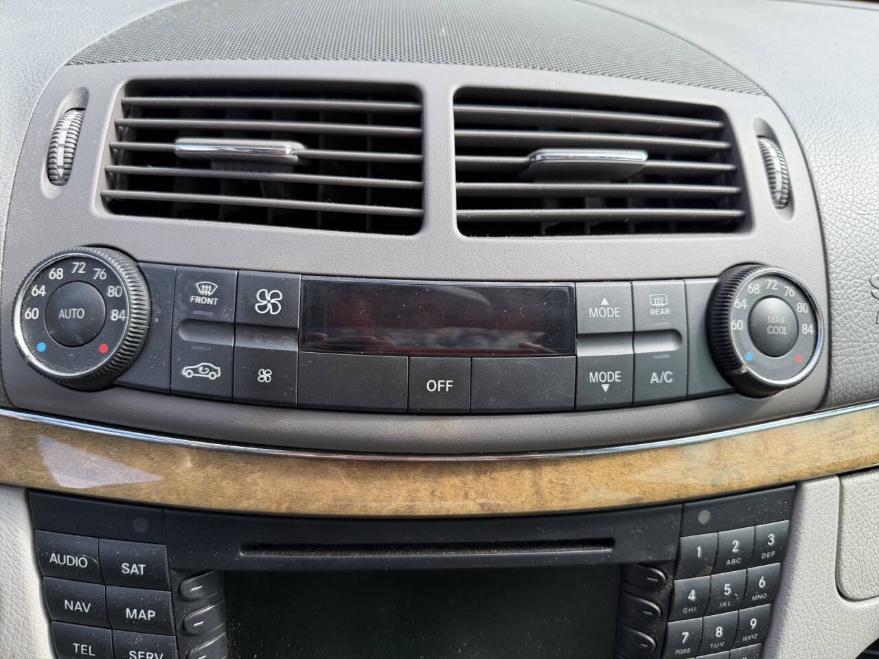 Used 2008 Mercedes-Benz E 350 4MATIC Sedan image 35