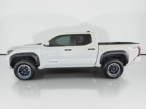 Used 2024 Toyota Tacoma TRD Off-Road AWD/4WD image 6
