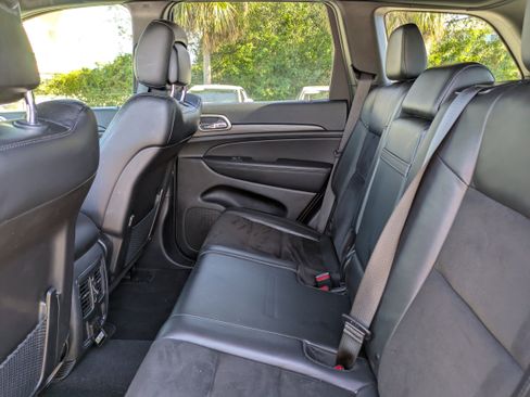 Used 2021 Jeep Grand Cherokee Laredo X image 15