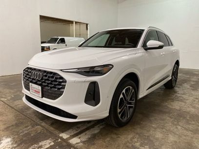 Used 2025 Audi Q5 Premium w/ Convenience Package