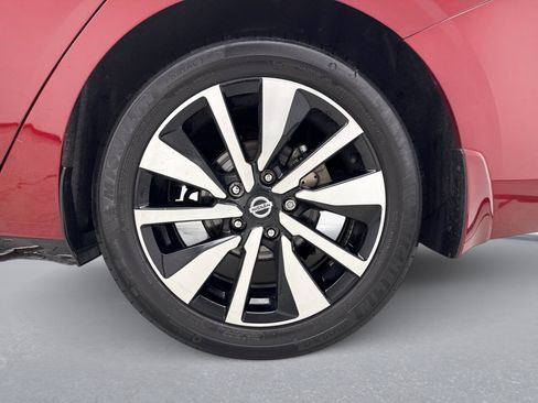 Used 2023 Nissan Sentra SV w/ SV Premium Package FWD image 25
