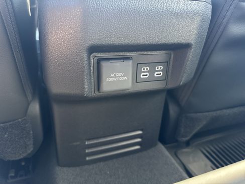 New 2025 Toyota Tacoma Limited AWD/4WD image 22