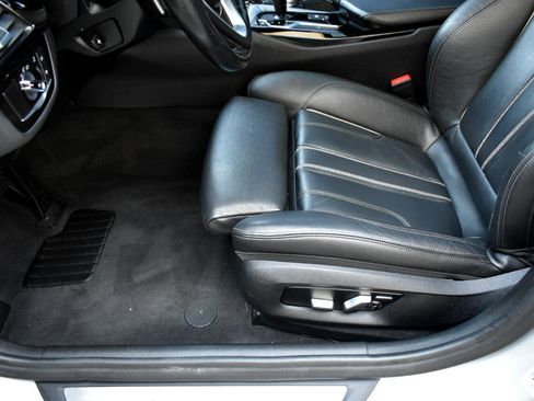 Used 2019 BMW 530i xDrive w/ Convenience Package image 25