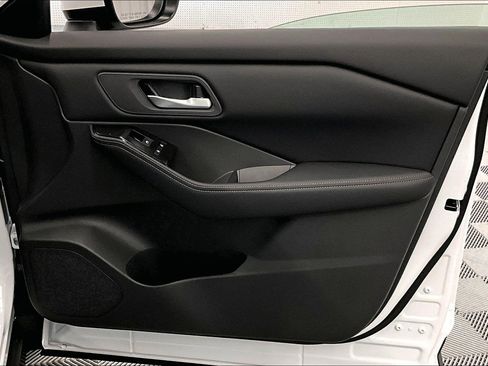 New 2025 Nissan Rogue SV image 65