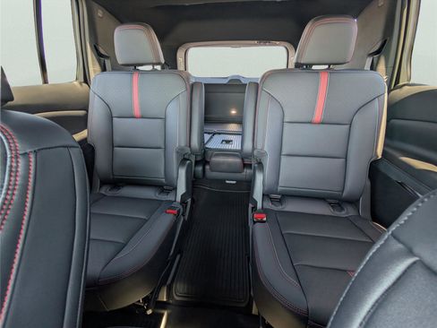 New 2026 Chevrolet Traverse RS FWD image 9