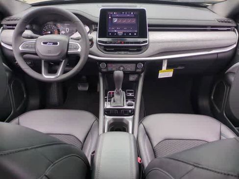 New 2026 Jeep Compass Latitude image 16