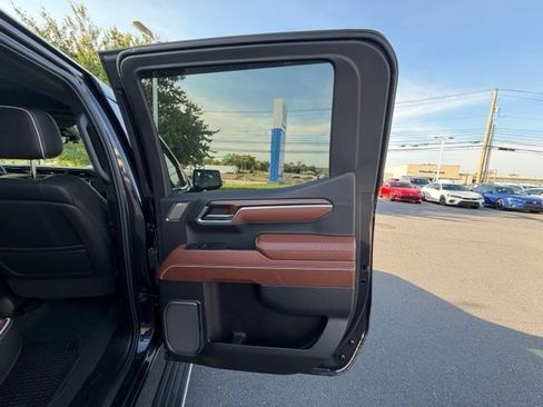Used 2025 GMC Sierra 1500 Denali Ultimate AWD/4WD image 22
