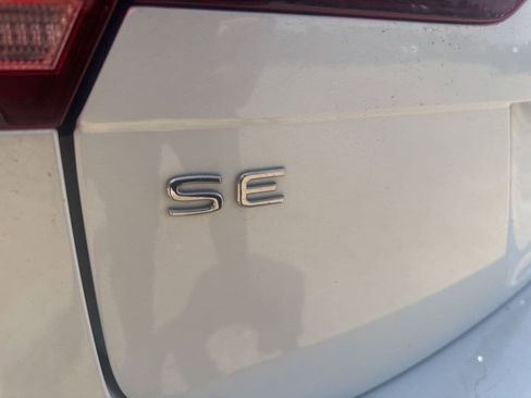 Used 2023 Volkswagen Tiguan SE FWD image 10
