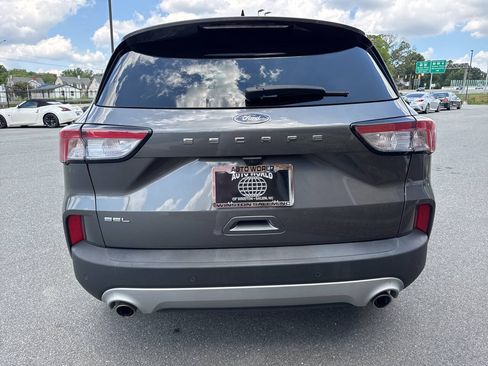 Used 2022 Ford Escape SEL w/ Technology Package FWD image 12
