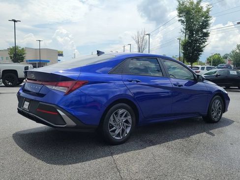 Used 2024 Hyundai Elantra SEL FWD image 4