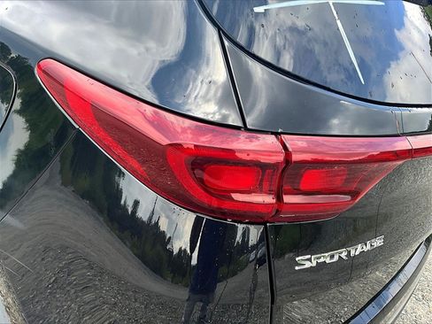 Used 2022 Kia Sportage EX w/ EX Technology Package image 29