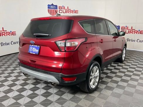 Used 2017 Ford Escape SE image 3