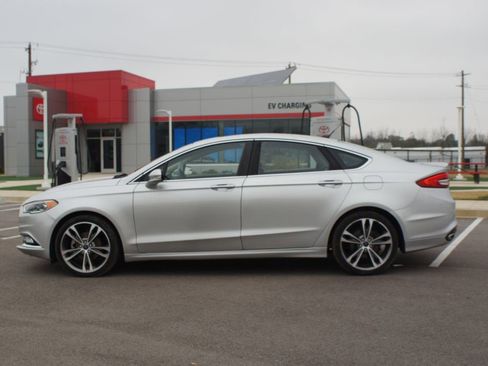 Used 2017 Ford Fusion Titanium image 10