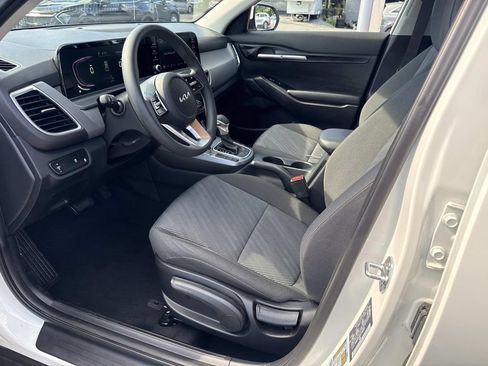 Used 2025 Kia Seltos LX AWD/4WD image 18
