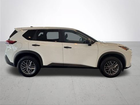 Used 2023 Nissan Rogue S AWD/4WD image 6