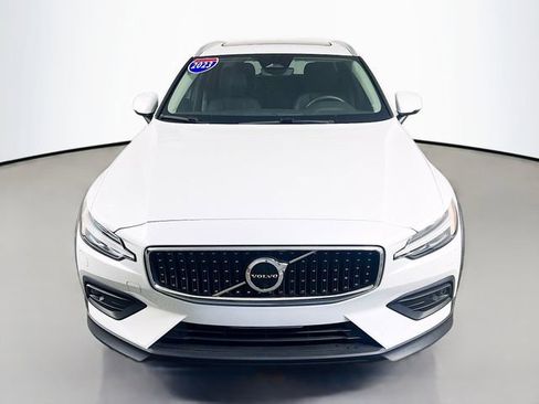 Used 2023 Volvo V60 B5 Cross Country Plus AWD/4WD image 3