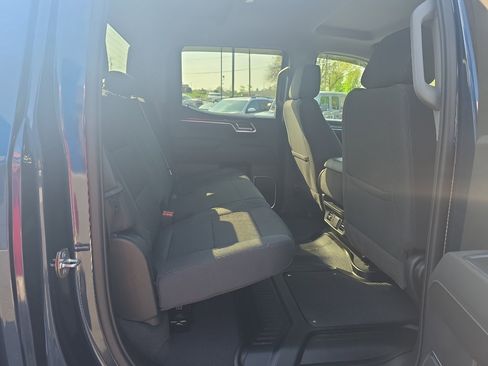 Used 2022 Chevrolet Silverado 1500 LT w/ Protection Package AWD/4WD image 12