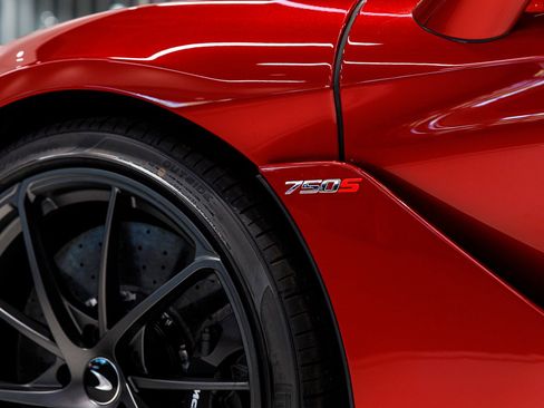 Used 2027 McLaren 750S Spider RWD image 10