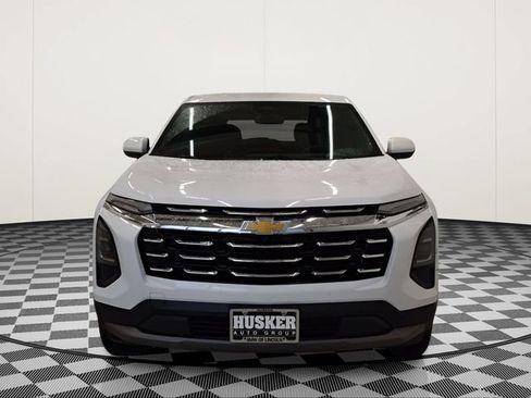 Used 2025 Chevrolet Equinox LT AWD/4WD image 3