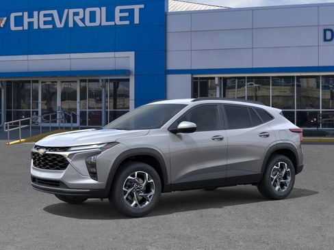 Used 2026 Chevrolet Trax LT w/ Driver Confidence Package image 3