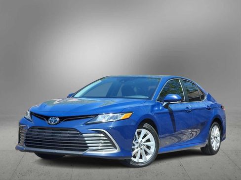 Used 2023 Toyota Camry LE w/ Convenience Package FWD image 1